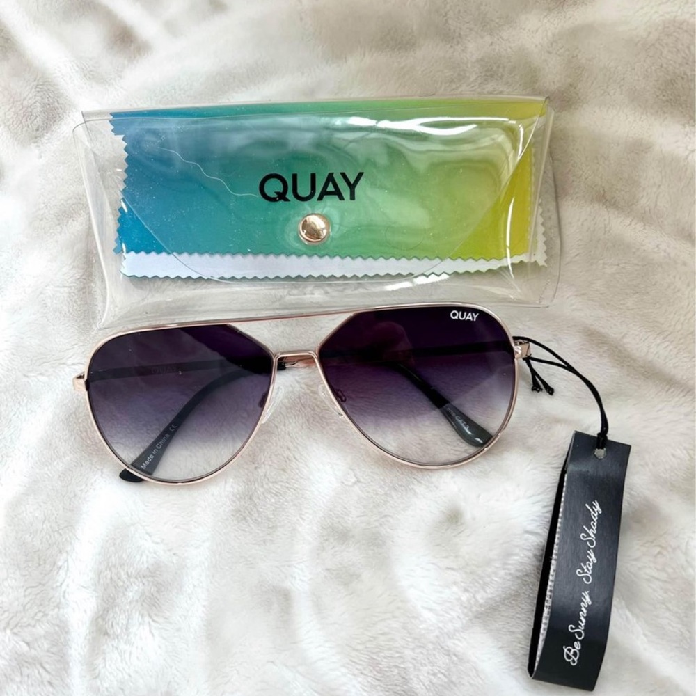 QUAY x LIZZO Hold Please Sunglasses in Gold Fade